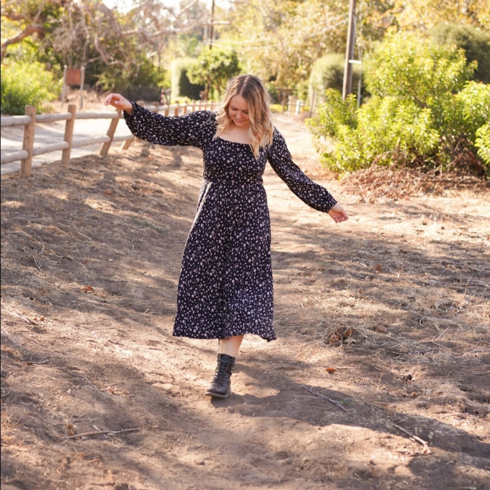 Carly Jean Los Angeles Mari Dress